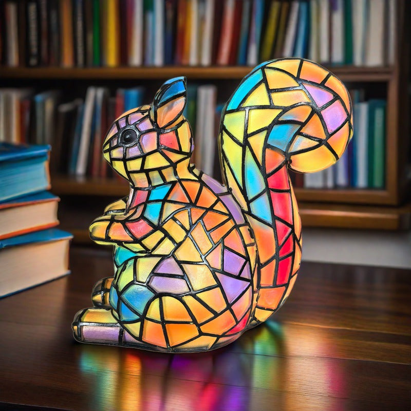 Pompon – Magische Eichhörnchen-Lampe aus buntem Glas