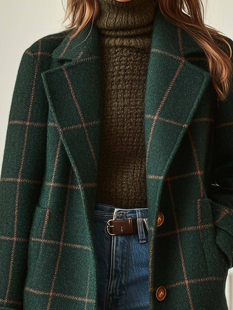 Cappotto in tweed a quadri con revers retrò